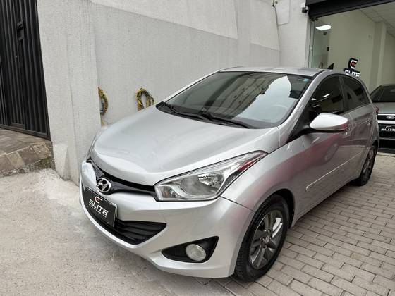 HYUNDAI HB20 1.6 PREMIUM 16V FLEX 4P AUTOMÁTICO HYUNDAI HB20 1.6 PREMIUM 16V FLEX 4P AUTOMÁTICO
